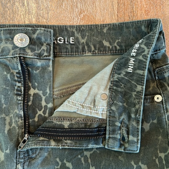 AMERICAN EAGLE • HI-RISE MINI • Size 4 - Picture 5 of 13